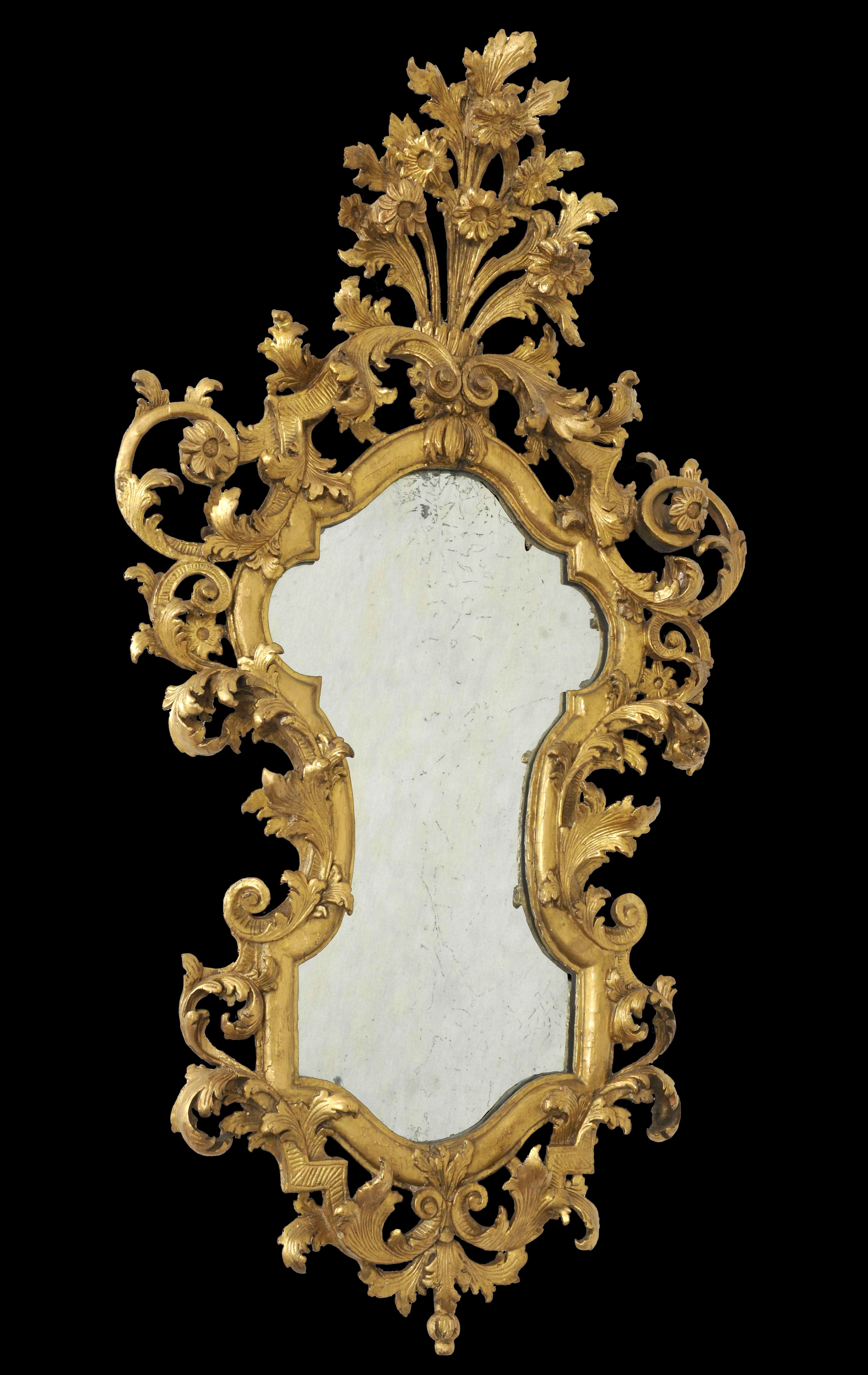 Specchiera in legno intagliato dorato a cartouche