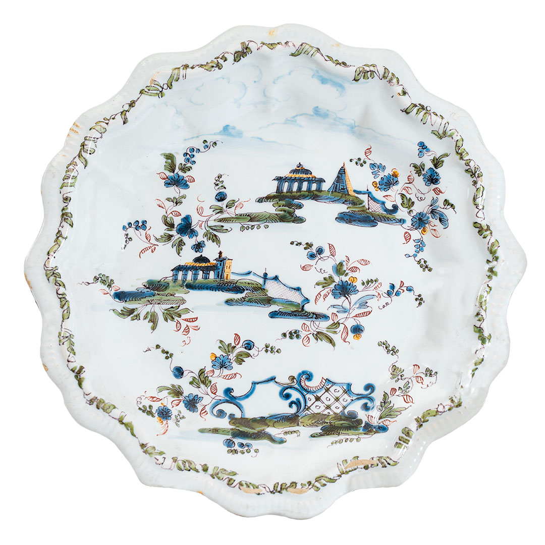 Piatto in maiolica della Manifattura Antonibon.