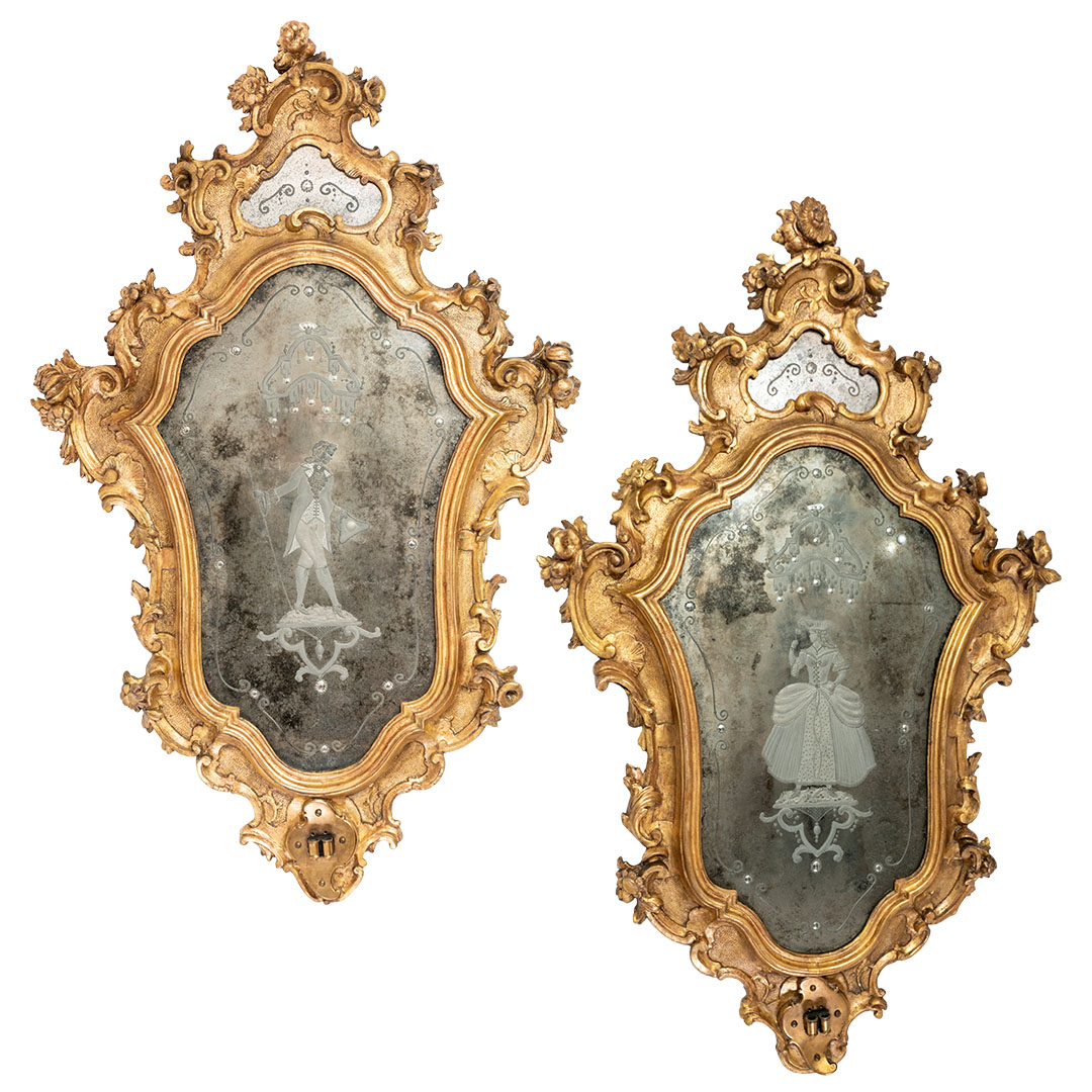 Coppia di specchiere intagliate e dorate